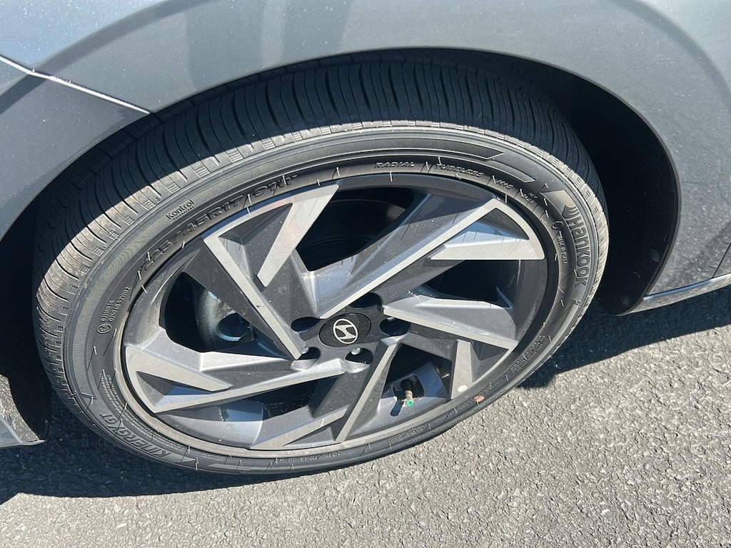 Certified 2025 Hyundai Elantra Hybrid Limited Sedan