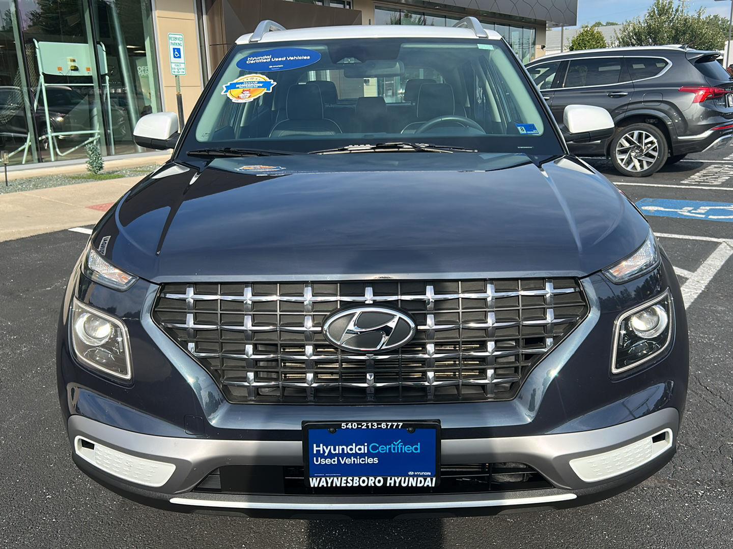 2024 Hyundai Venue Limited - Photo 11