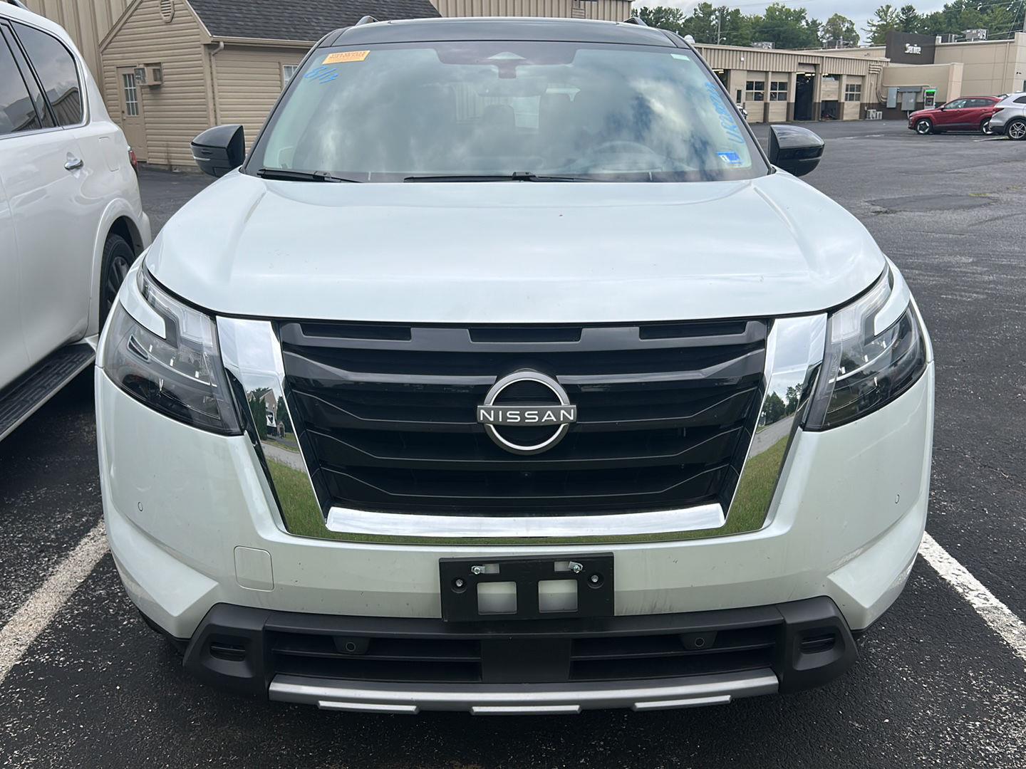 2025 Nissan Pathfinder Platinum - Photo 8