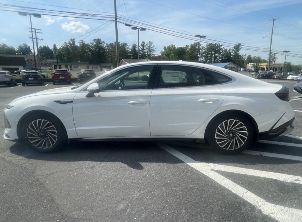 New 2024 Hyundai Sonata Hybrid Limited Sedan