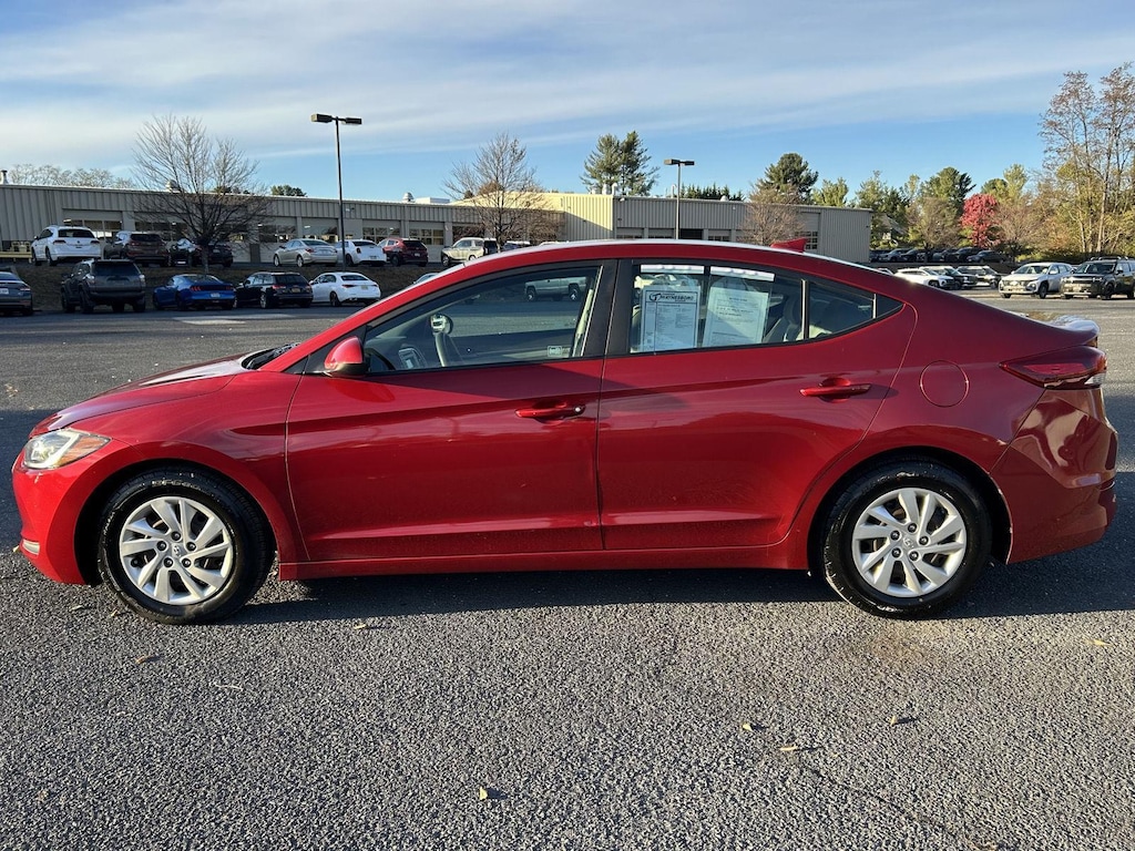 Used 2017 Hyundai Elantra SE Sedan