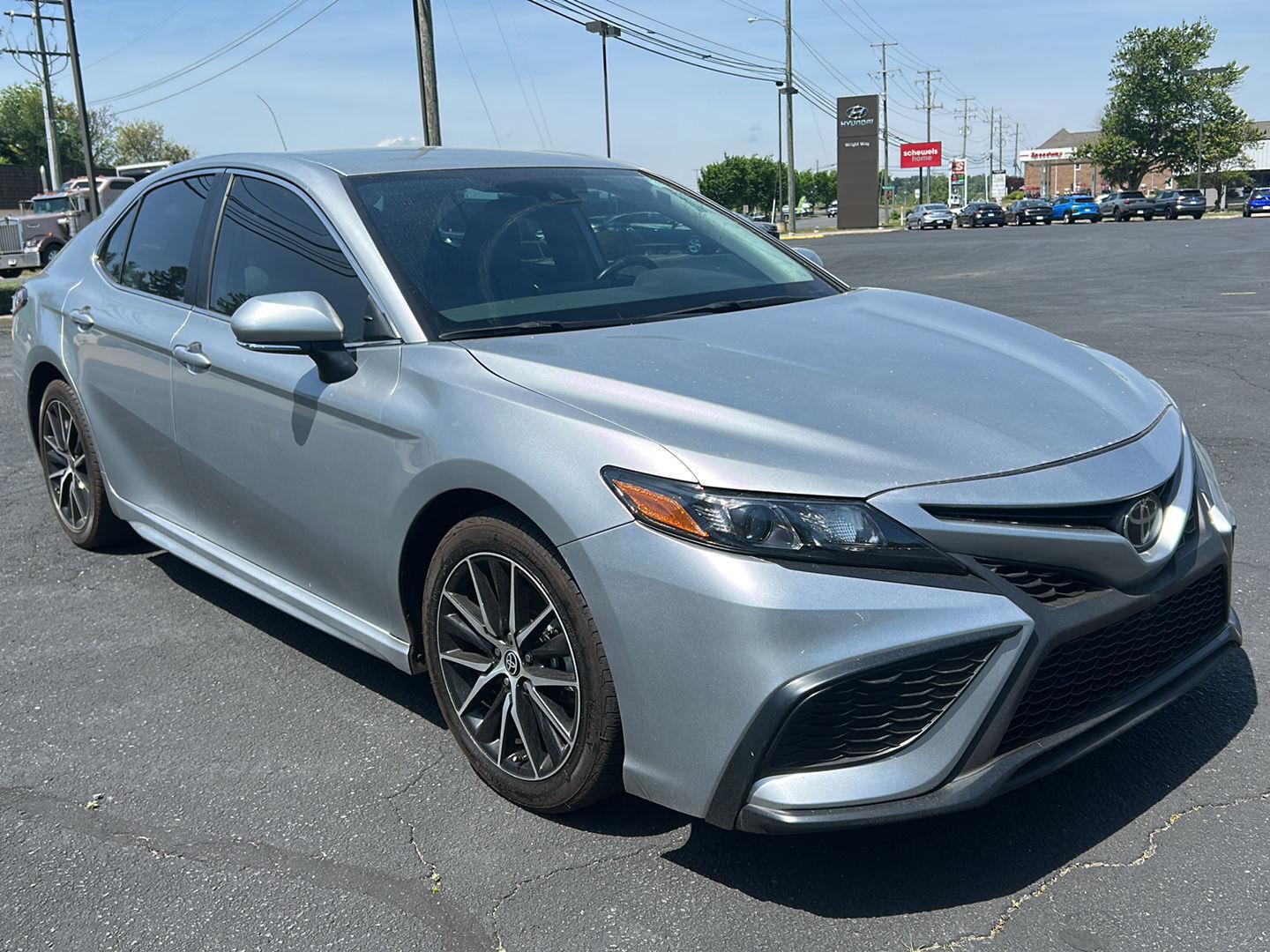 2024 Toyota Camry SE - Photo 8