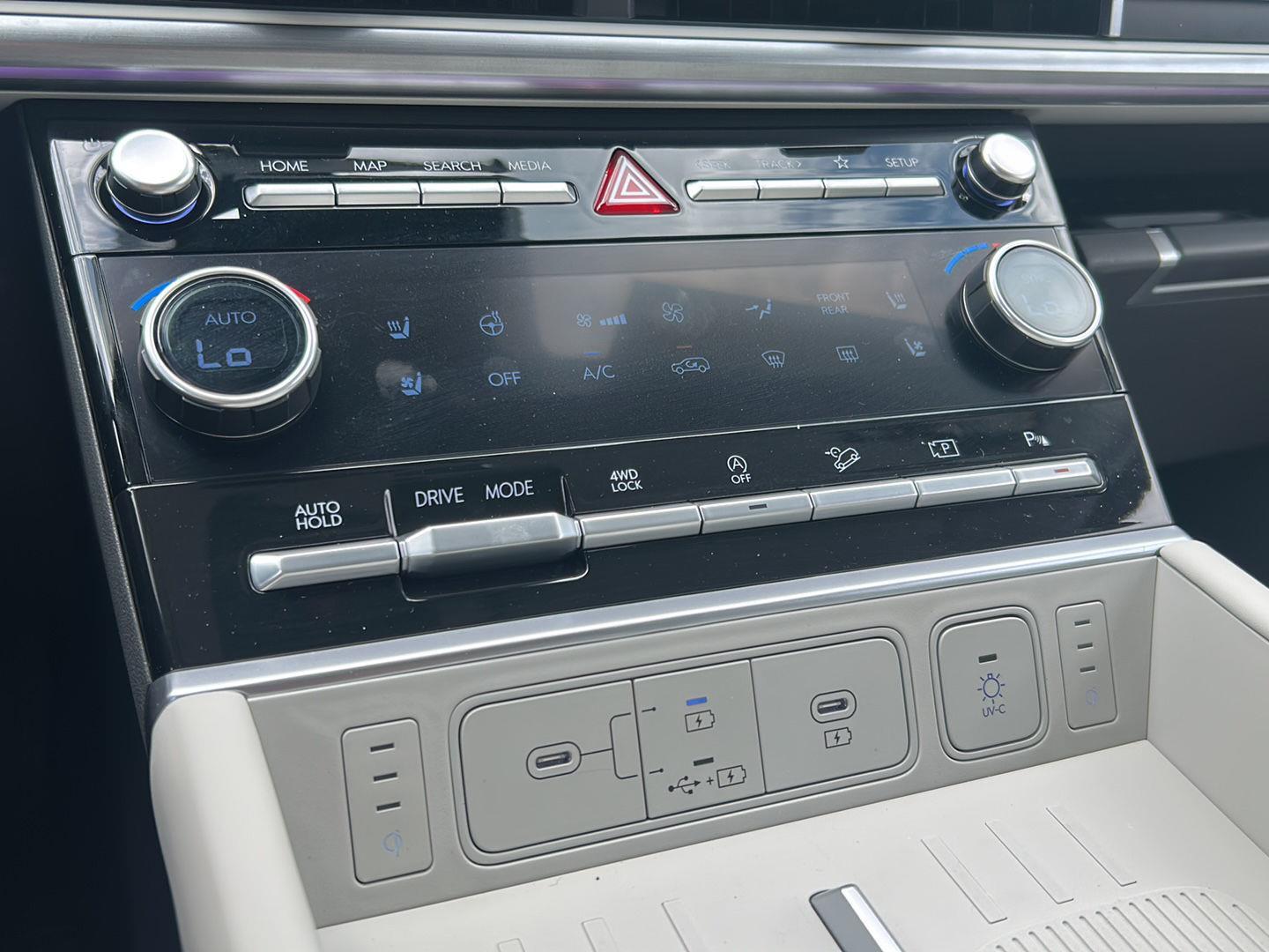 2024 Hyundai Santa Fe Calligraphy - Photo 23