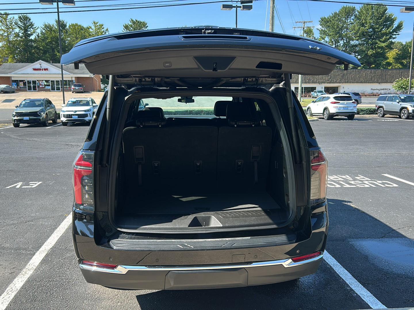 2025 Chevrolet Tahoe LT - Photo 8