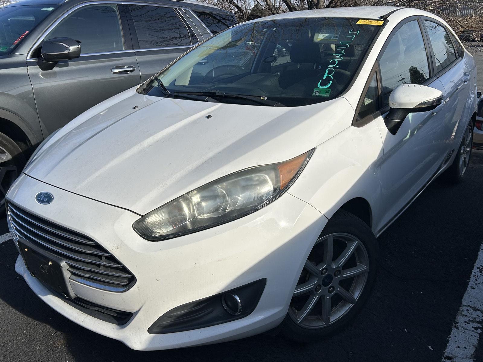 2014 Ford Fiesta SE's photo
