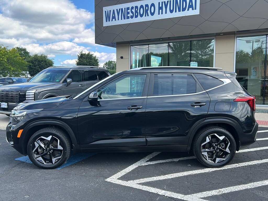 Used 2024 Kia Seltos EX SUV