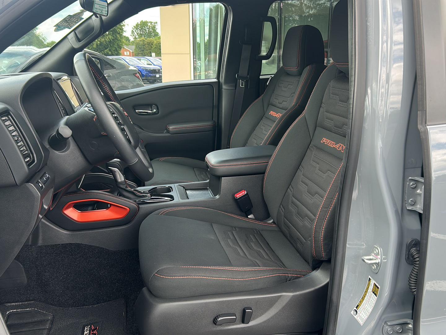 2024 Nissan Frontier PRO-4X - Photo 12