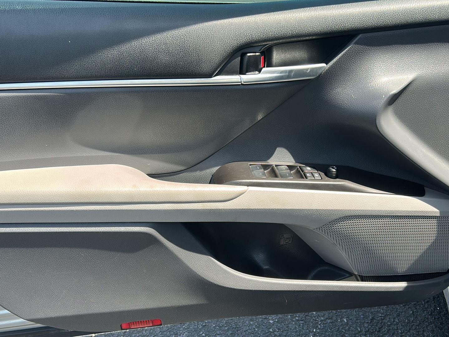 2024 Toyota Camry SE - Photo 11