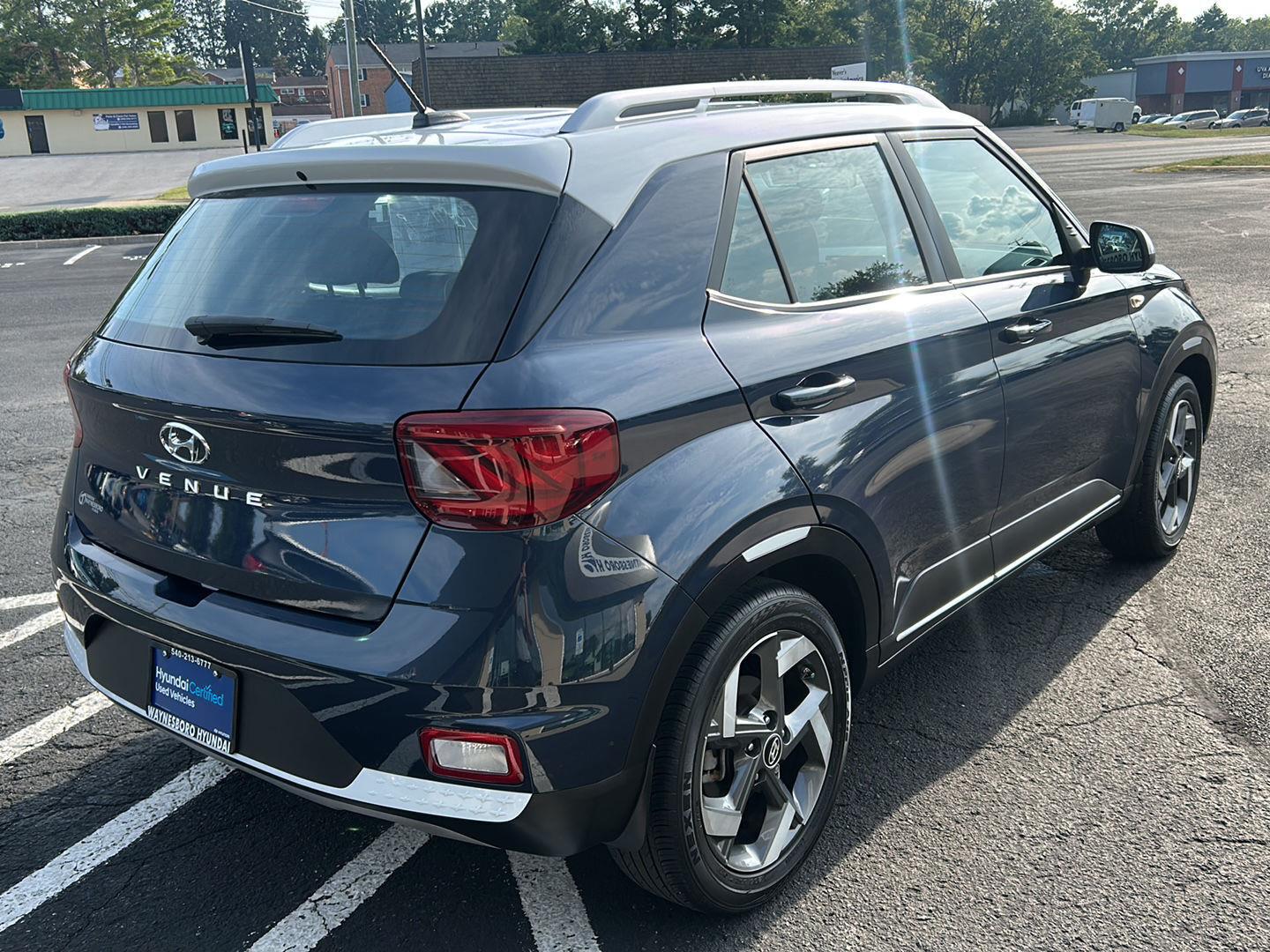 2024 Hyundai Venue Limited - Photo 8