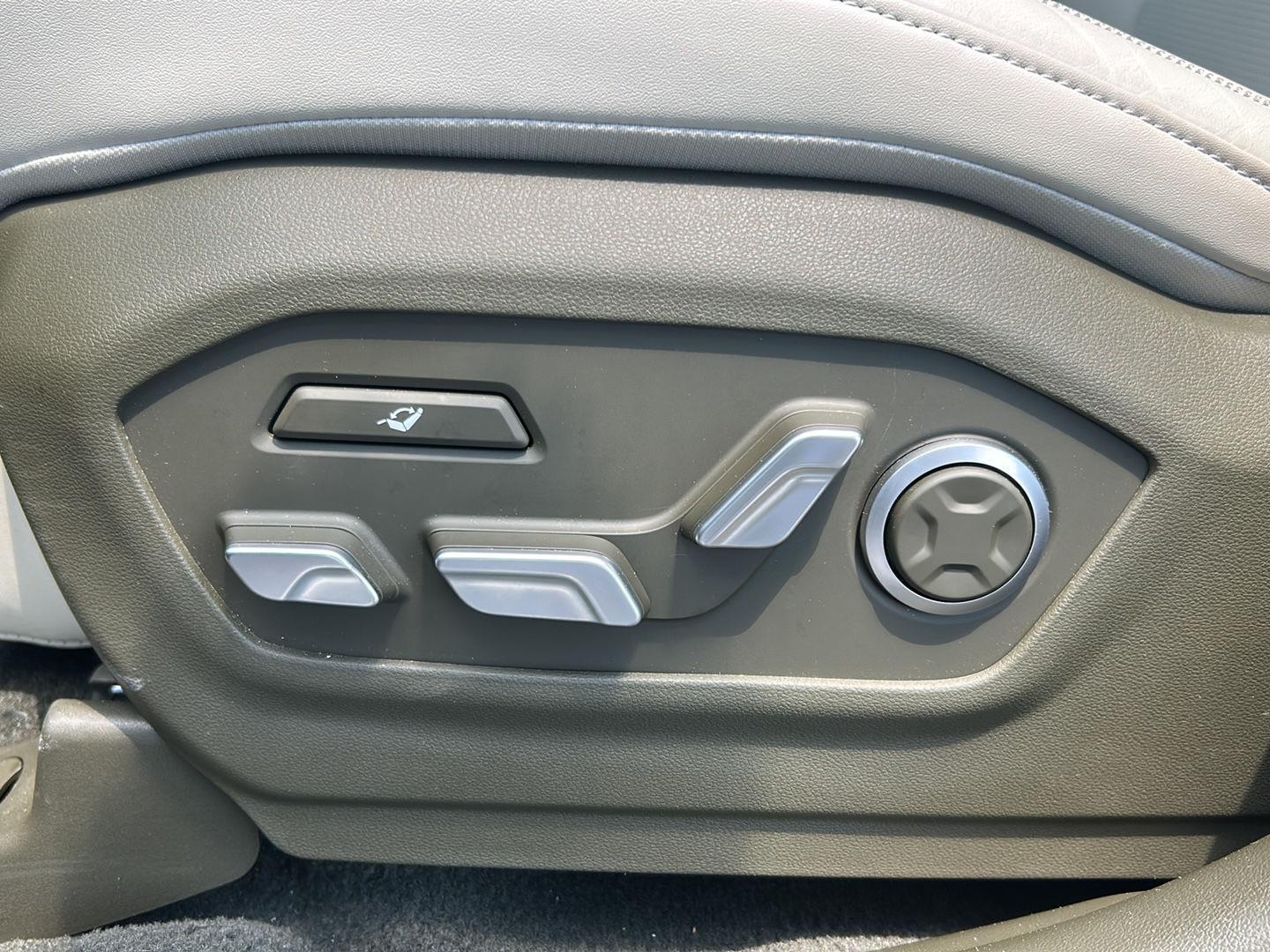 2025 Hyundai Santa Fe Calligraphy - Photo 18