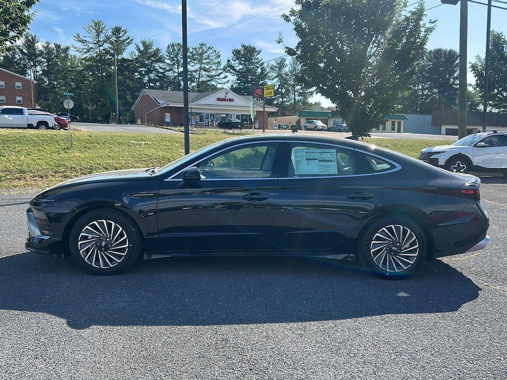 Certified 2025 Hyundai Sonata Hybrid Limited Sedan