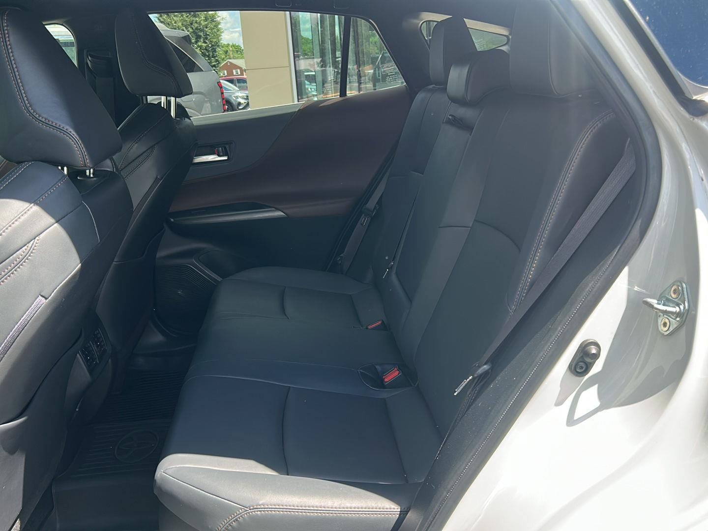 2022 Toyota Venza XLE - Photo 19
