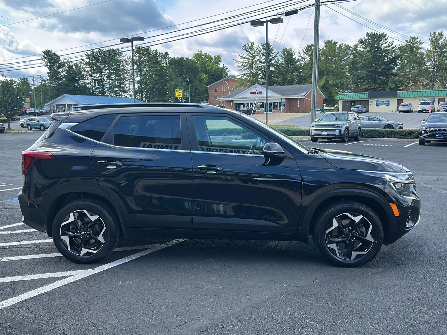 2024 Kia Seltos EX - Photo 9