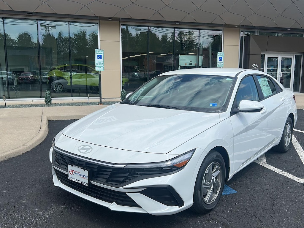 New 2026 Hyundai Elantra SE Sedan