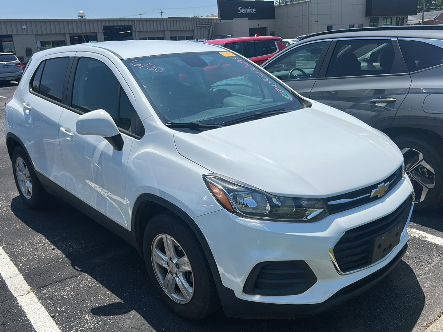 2021 Chevrolet Trax LS - Photo 5