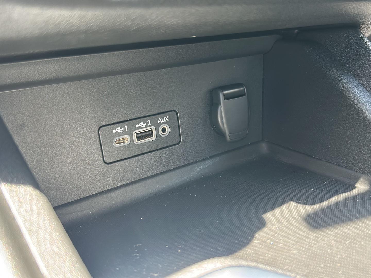 2023 Nissan Sentra SV - Photo 17