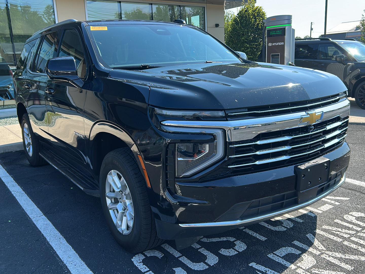 2025 Chevrolet Tahoe LT - Photo 6