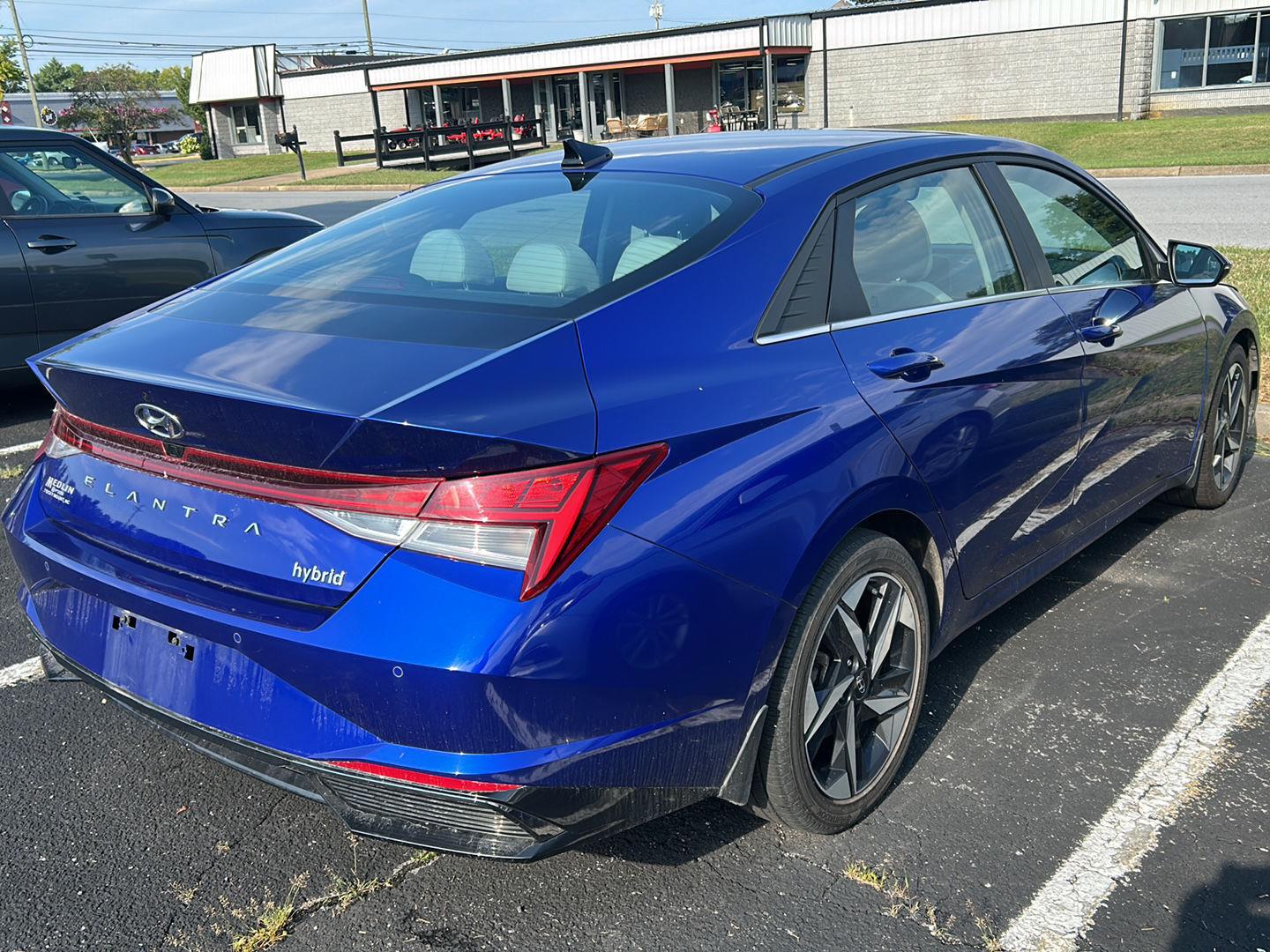 2023 Hyundai Elantra Limited - Photo 4