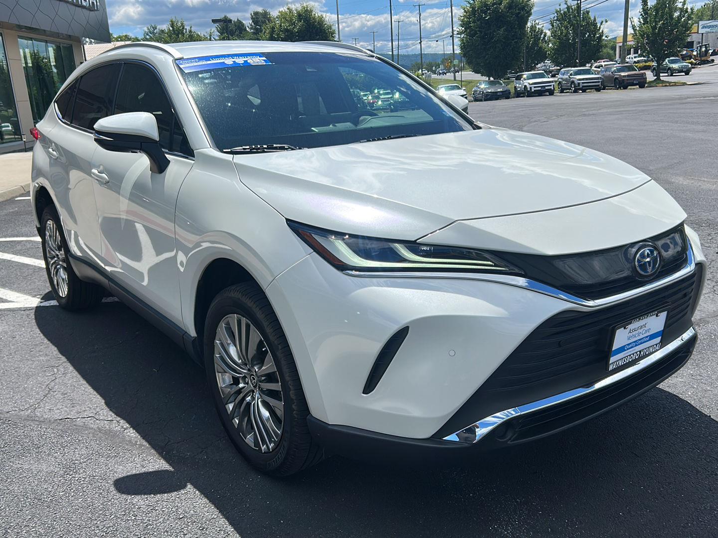 2022 Toyota Venza XLE - Photo 12