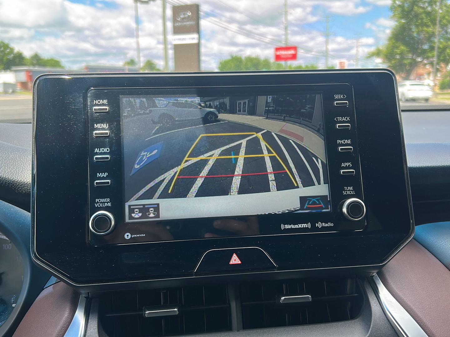 2022 Toyota Venza XLE - Photo 24