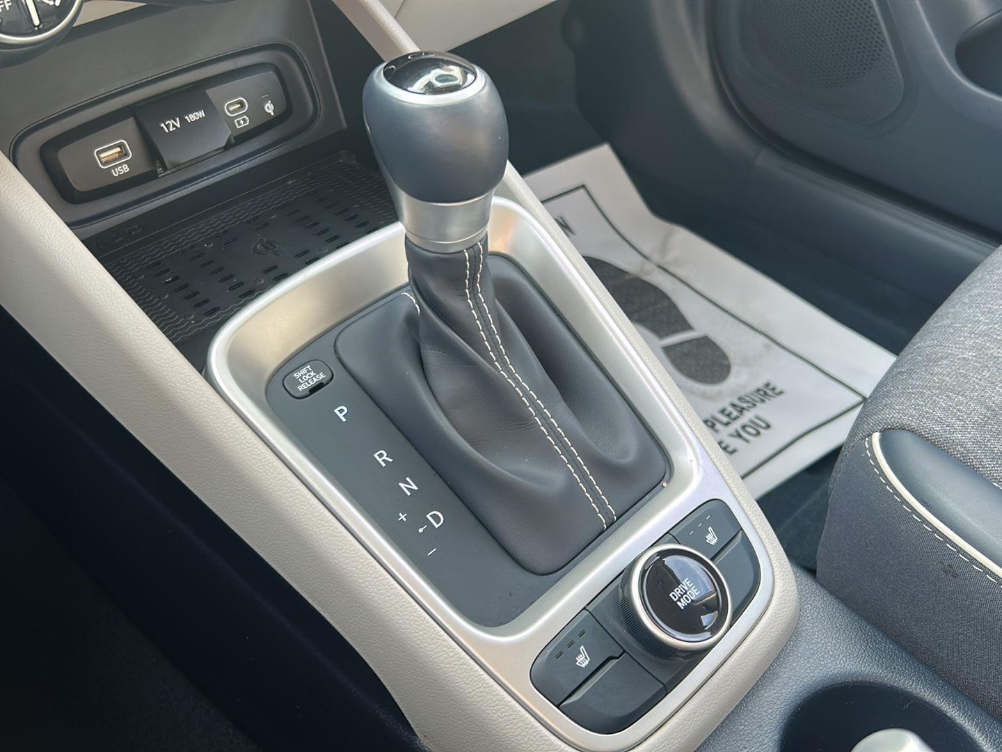 2024 Hyundai Venue Limited - Photo 19
