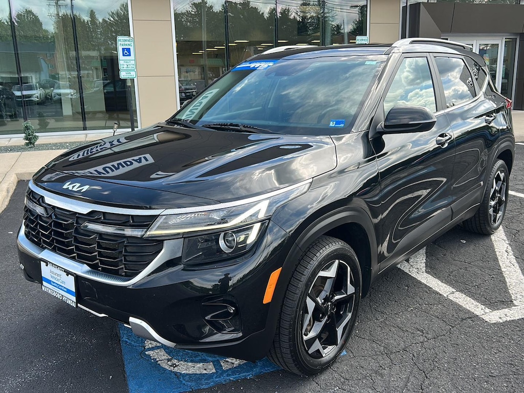 Used 2024 Kia Seltos EX SUV