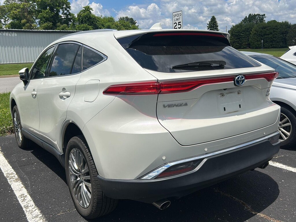 Used 2022 Toyota Venza XLE SUV