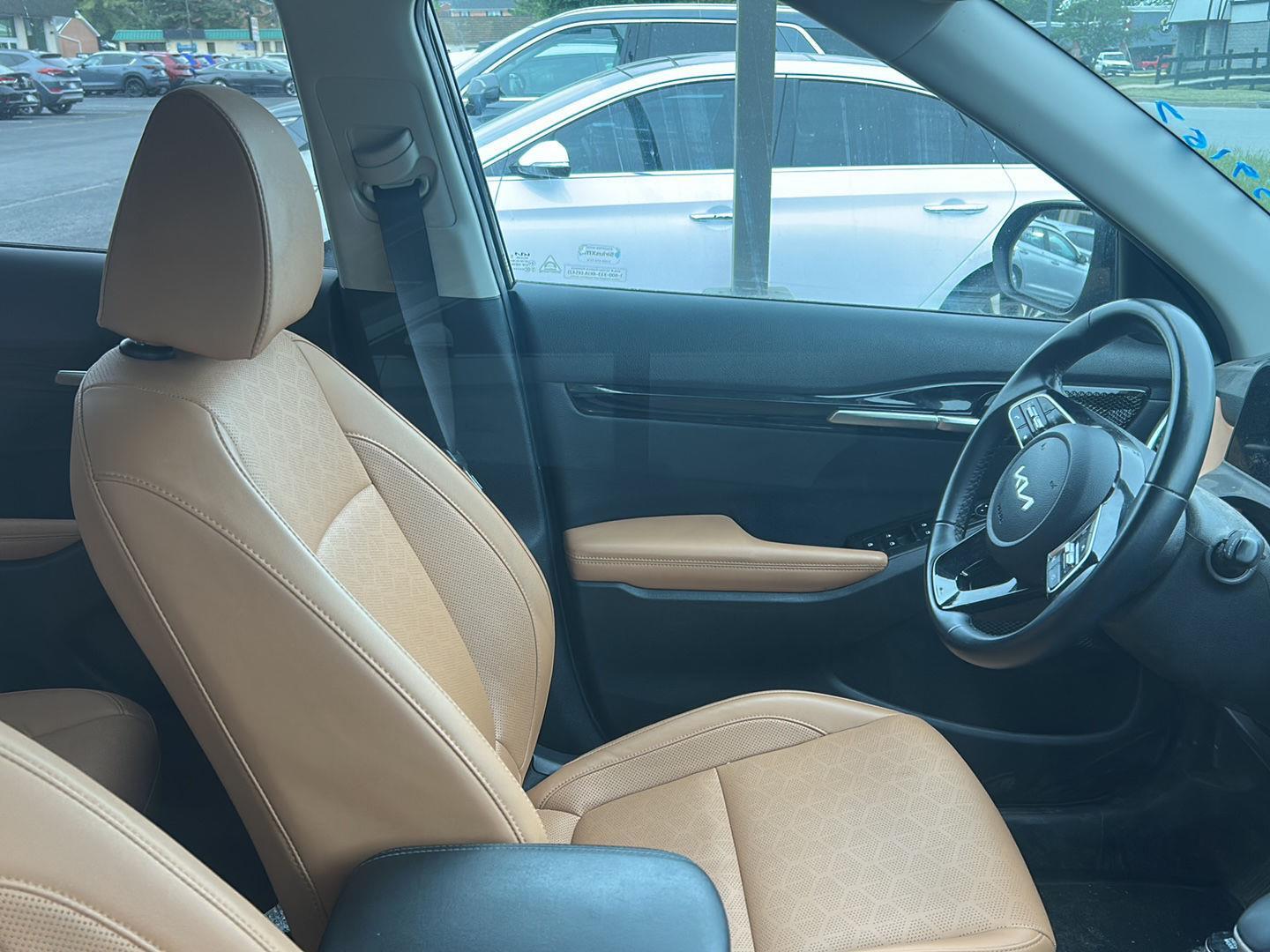 2024 Kia Seltos EX - Photo 8
