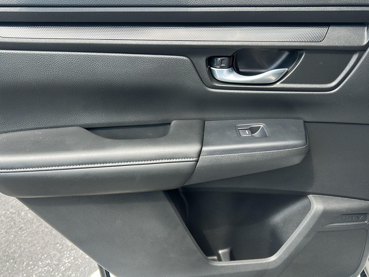 2025 Honda CR-V EX - Photo 16