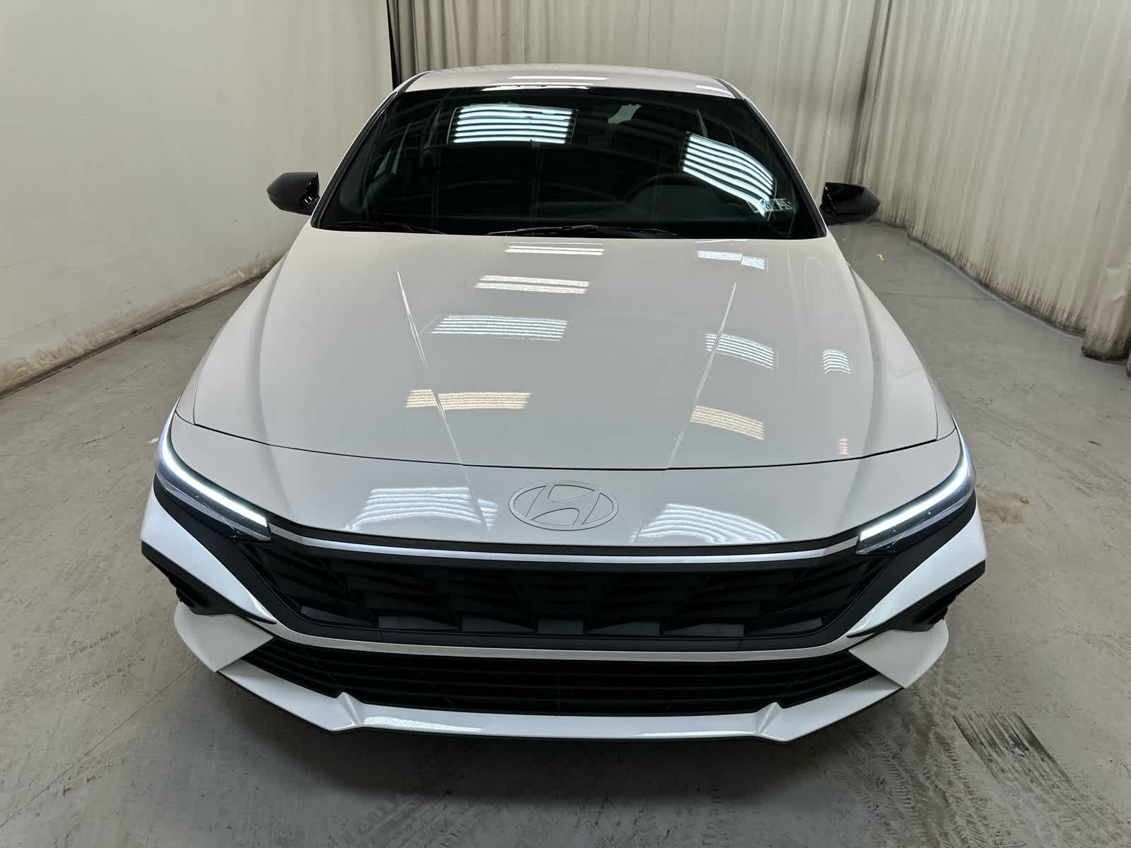 2025 Hyundai Elantra Hybrid SEL Sport photo 2