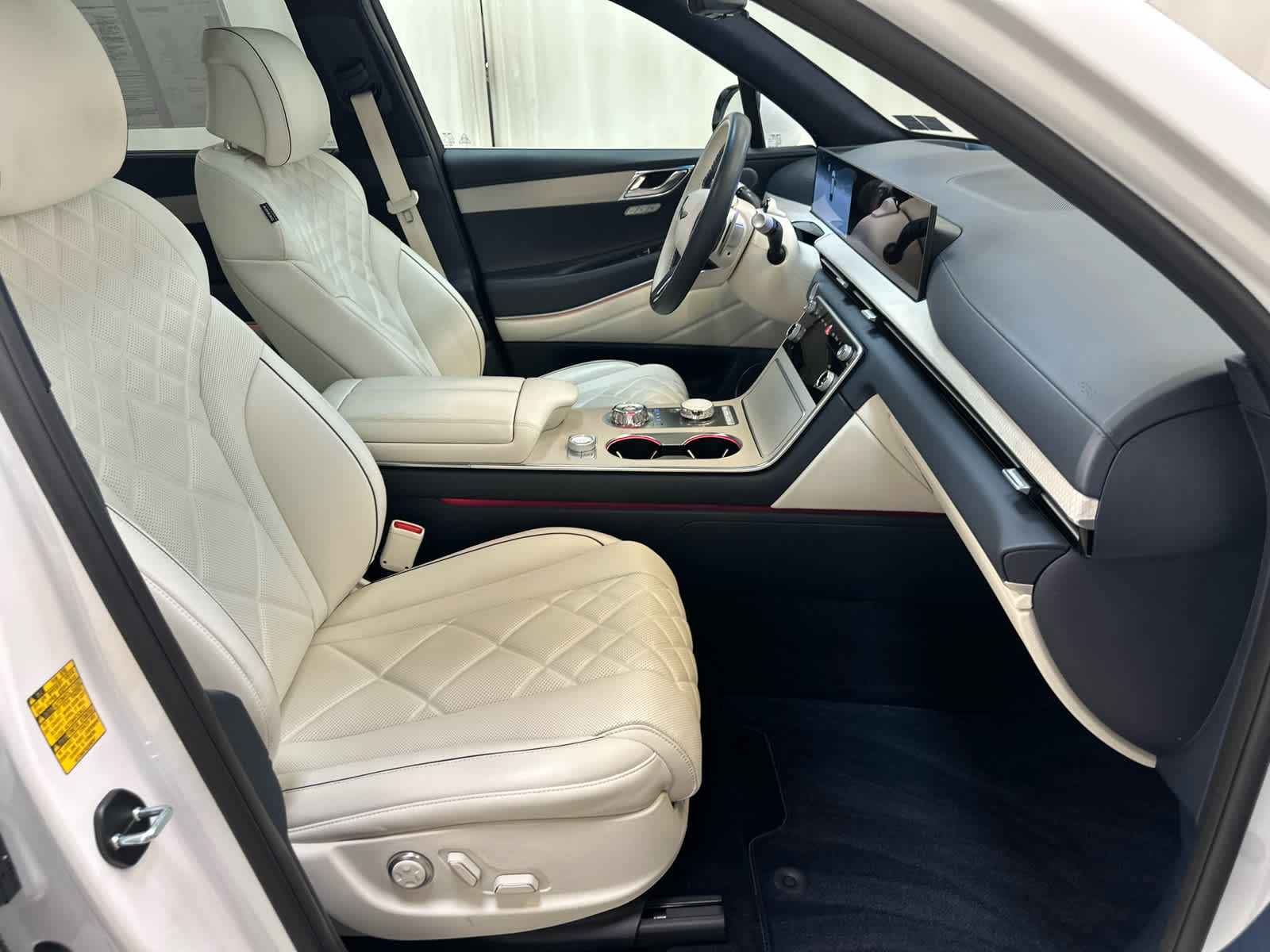 2025 GENESIS GV80 Prestige - Photo 18