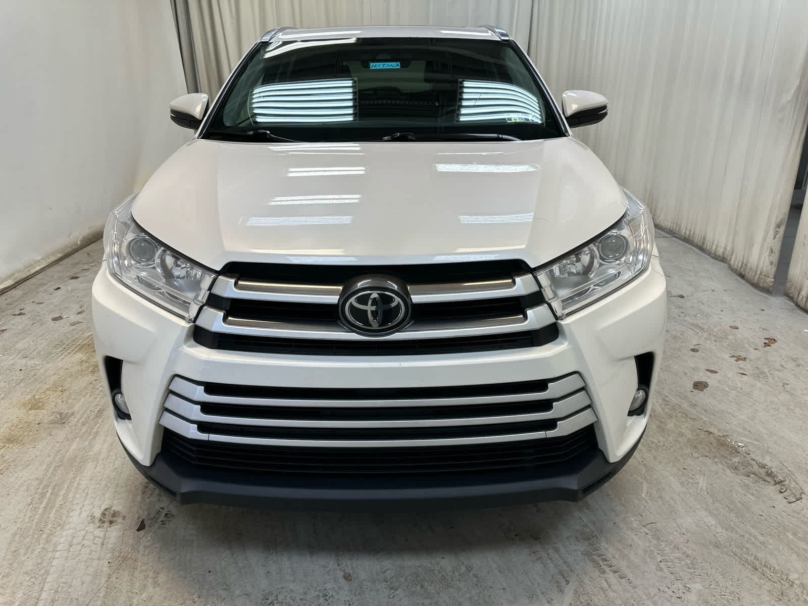 Used 2017 Toyota Highlander XLE with VIN 5TDJZRFH5HS382269 for sale in Wexford, PA