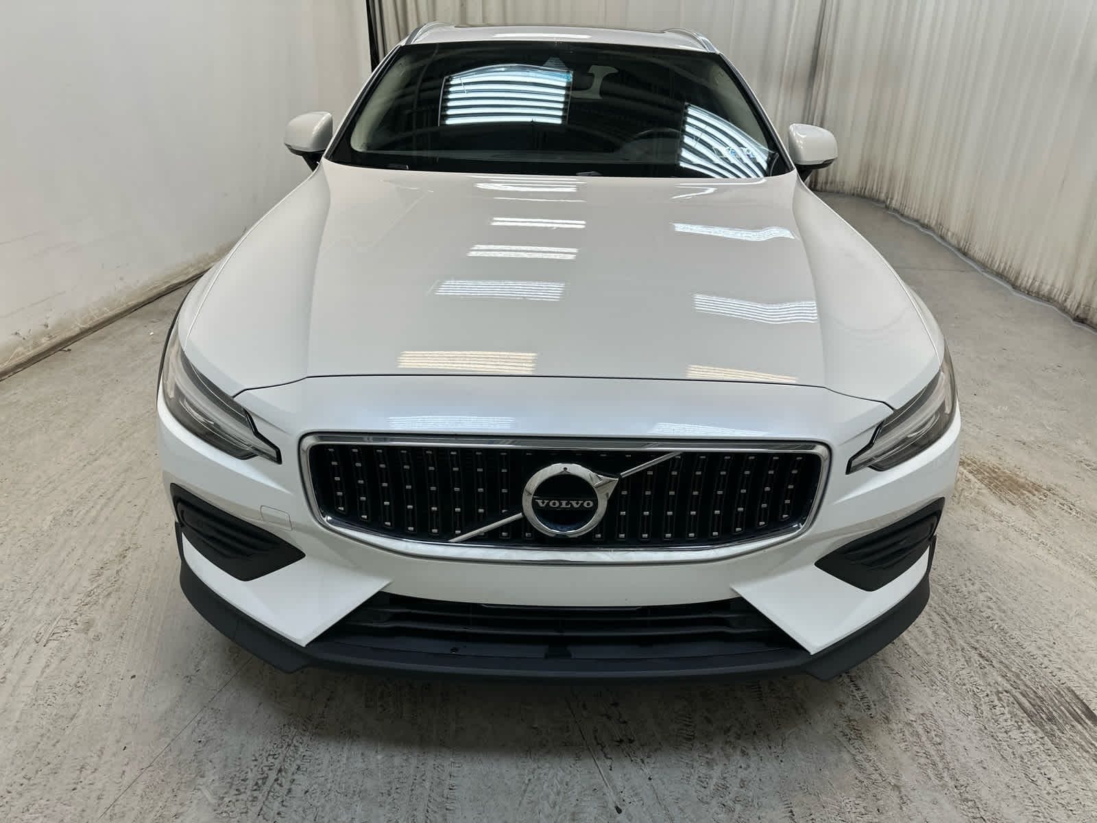 Used 2020 Volvo V60 Cross Country Base with VIN YV4102WK2L1036826 for sale in Wexford, PA