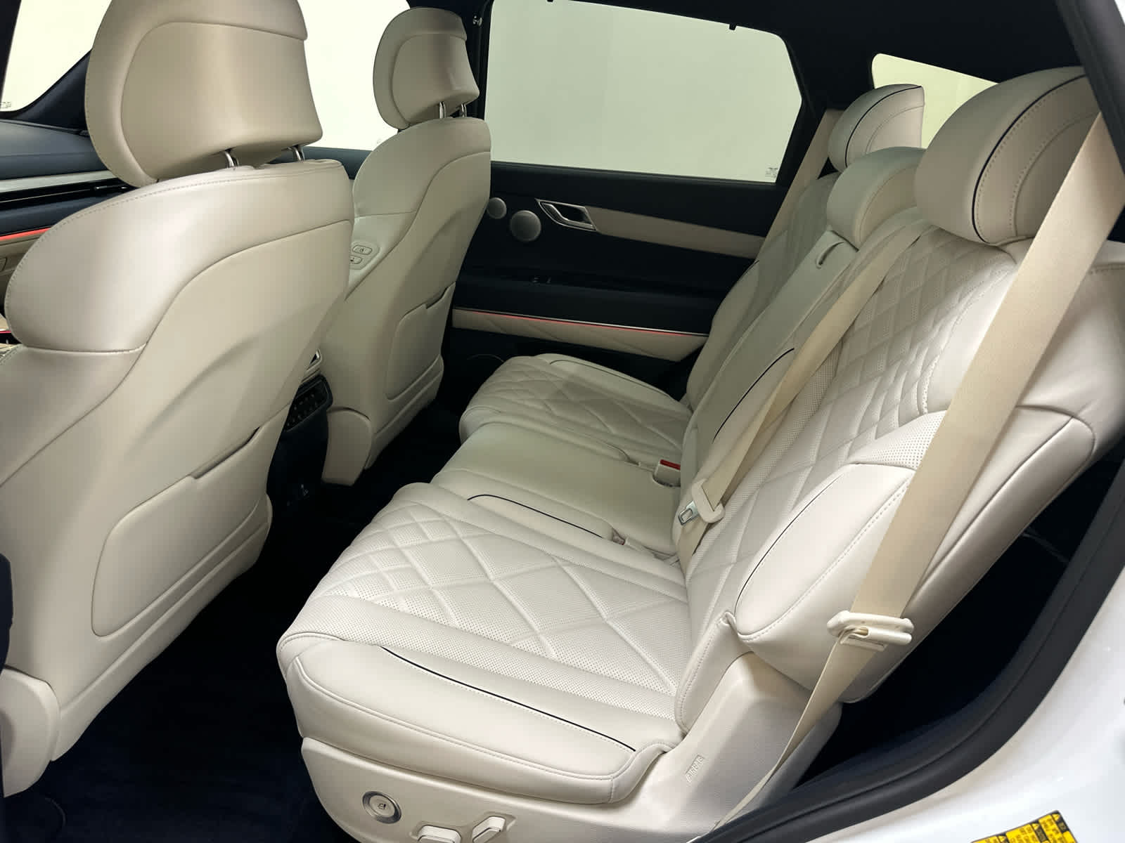 2025 GENESIS GV80 Prestige - Photo 13