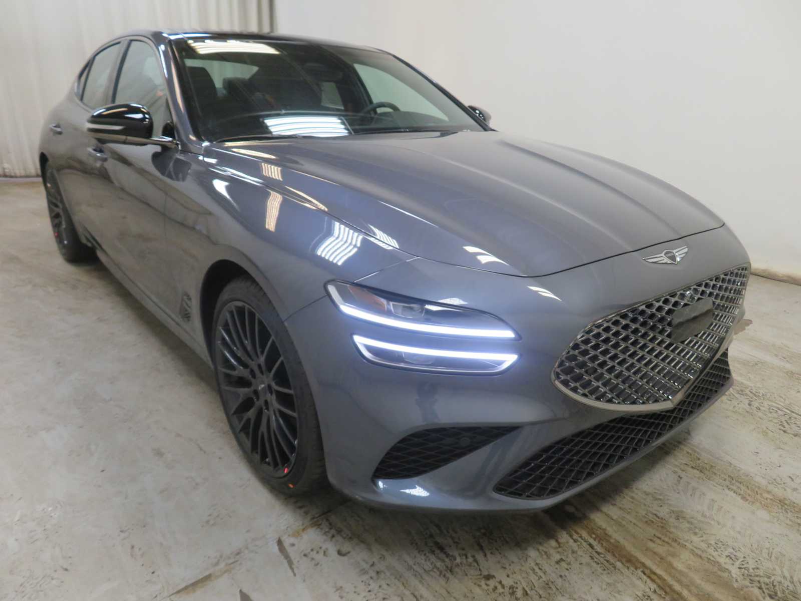 2026 Genesis G70 3.3T Prestige Graphite