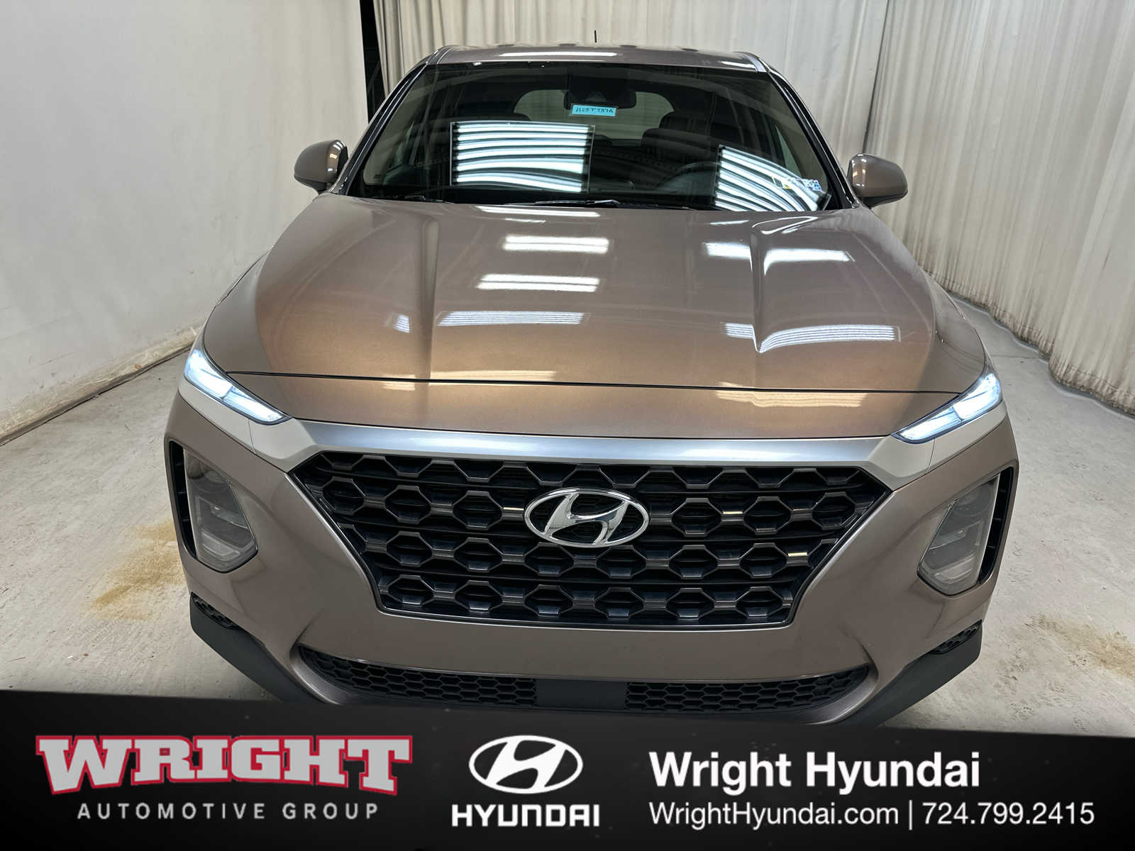 2019 Hyundai Santa Fe SE photo 2