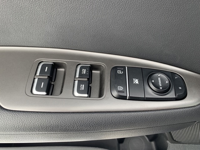 2019 KIA OPTIMA - Image 13