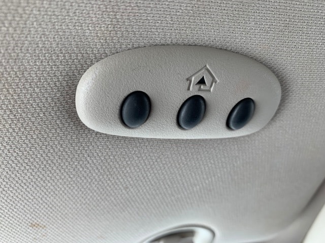 2012 CHRYSLER TOWN AND COUNTRY - Image 10