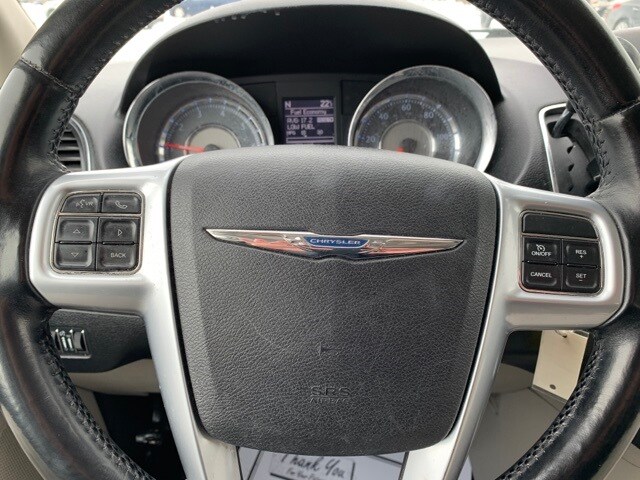 2012 Chrysler Town & Country Touring photo 2