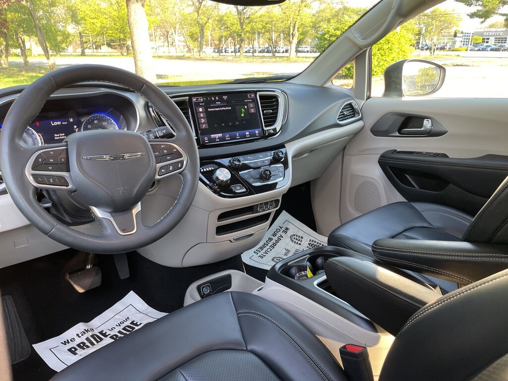 Used 2023 Chrysler Pacifica Touring L Van Passenger Van