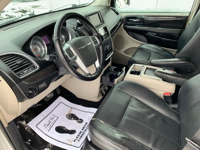 2012 CHRYSLER TOWN AND COUNTRY - Image 14