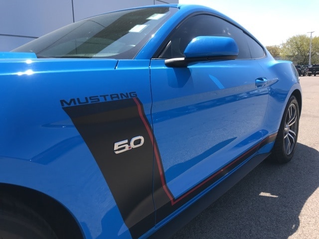 2017 FORD MUSTANG - Image 7