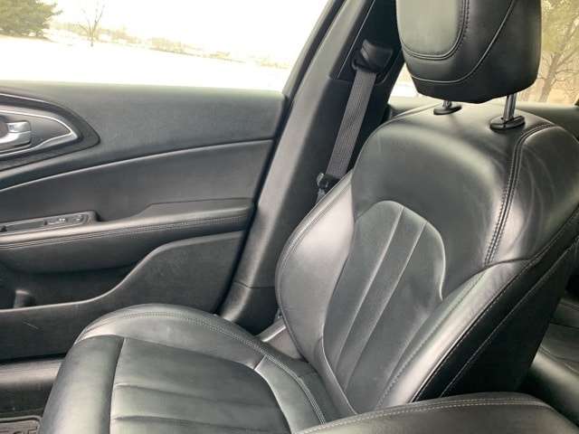 2015 CHRYSLER 200 - Image 6