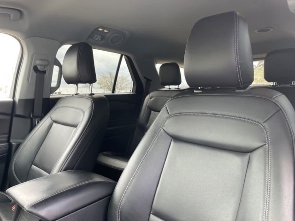 Used 2024 Ford Explorer XLT SUV