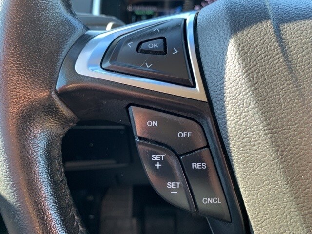 2019 Ford Edge SEL photo 3