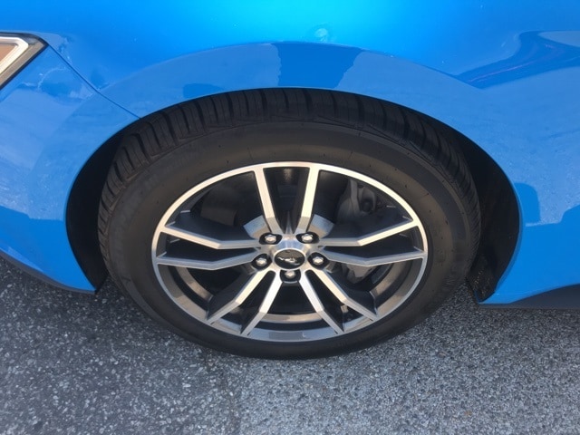 2017 FORD MUSTANG - Image 23