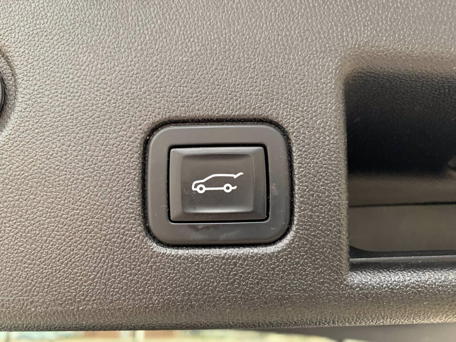 2018 CHEVROLET EQUINOX - Image 24