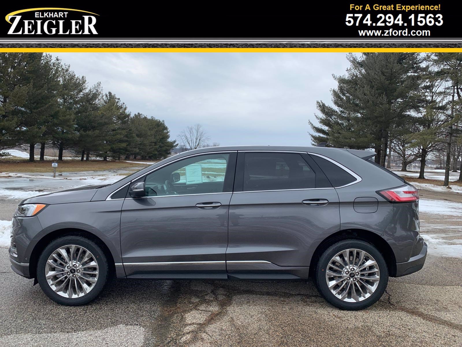 2022 Ford Edge Titanium's photo