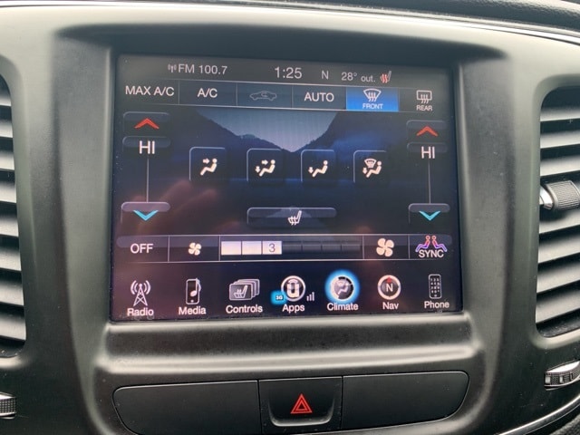 2015 CHRYSLER 200 - Image 17