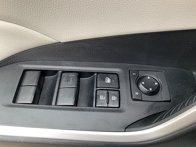 2020 TOYOTA RAV4 - Image 12